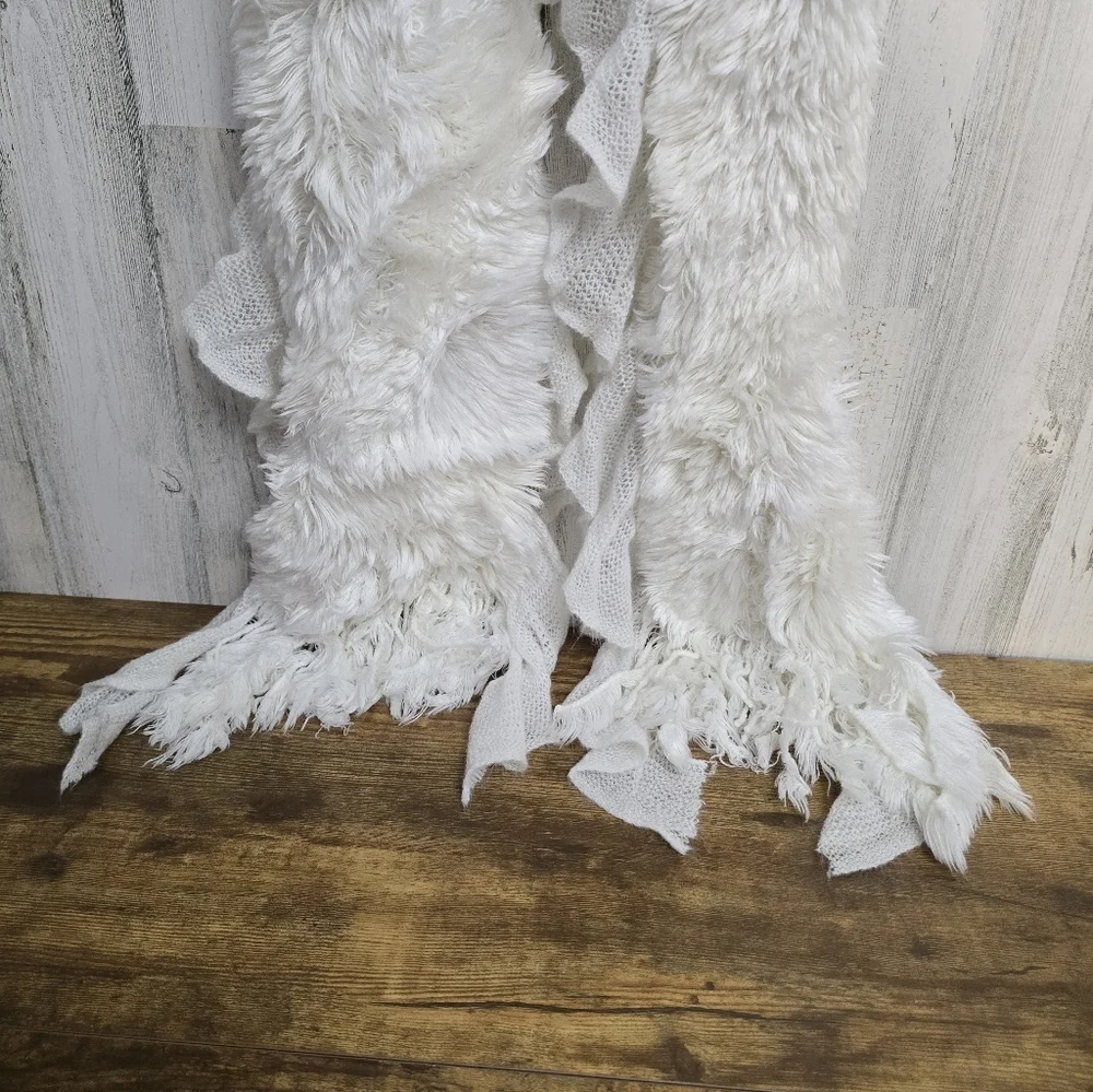 Fluffy White Knit Scarf